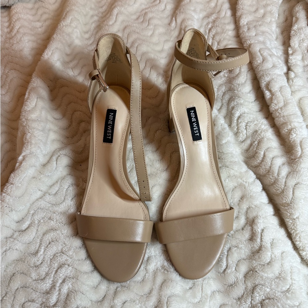 Nine West nude heals